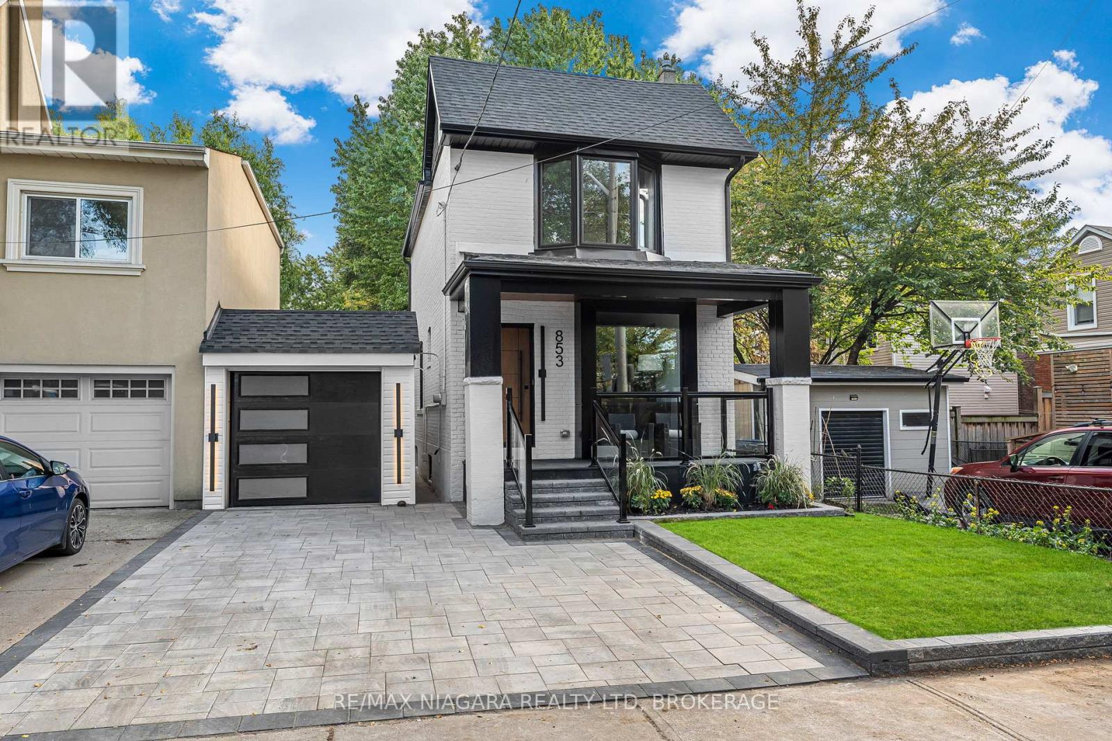 853 Sammon Avenue, Toronto, Ontario  M4C 2E9 - Photo 2 - E12568972