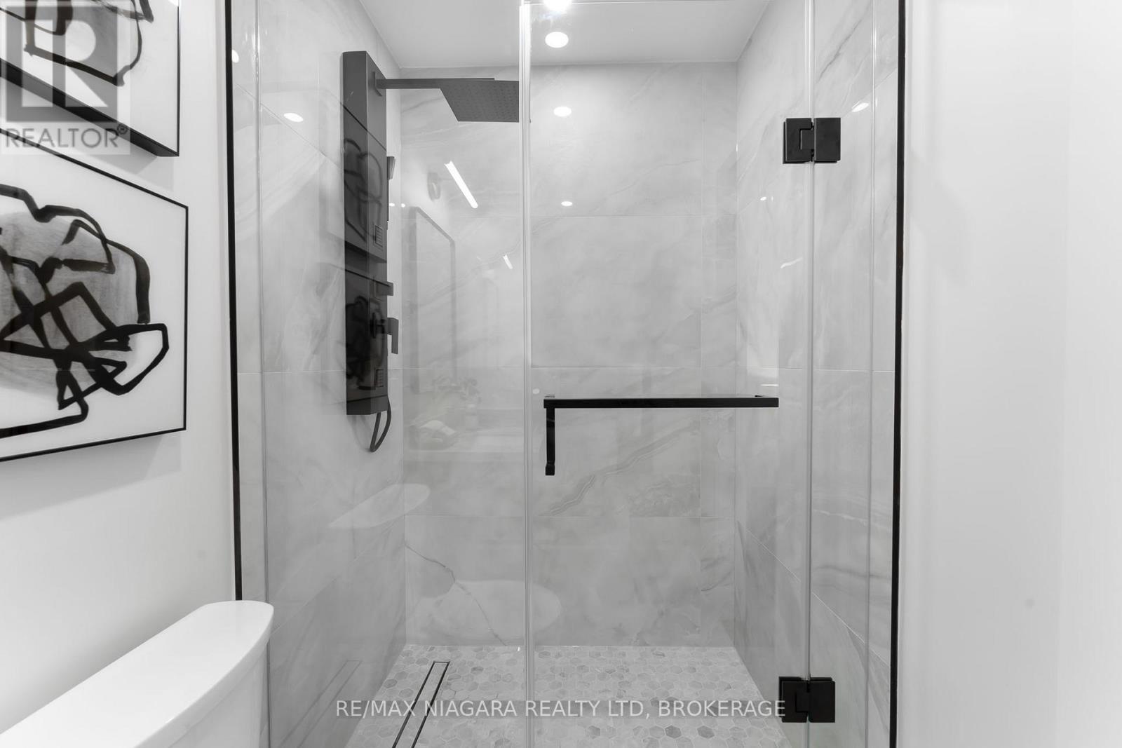 853 Sammon Avenue, Toronto, Ontario  M4C 2E9 - Photo 29 - E12568972