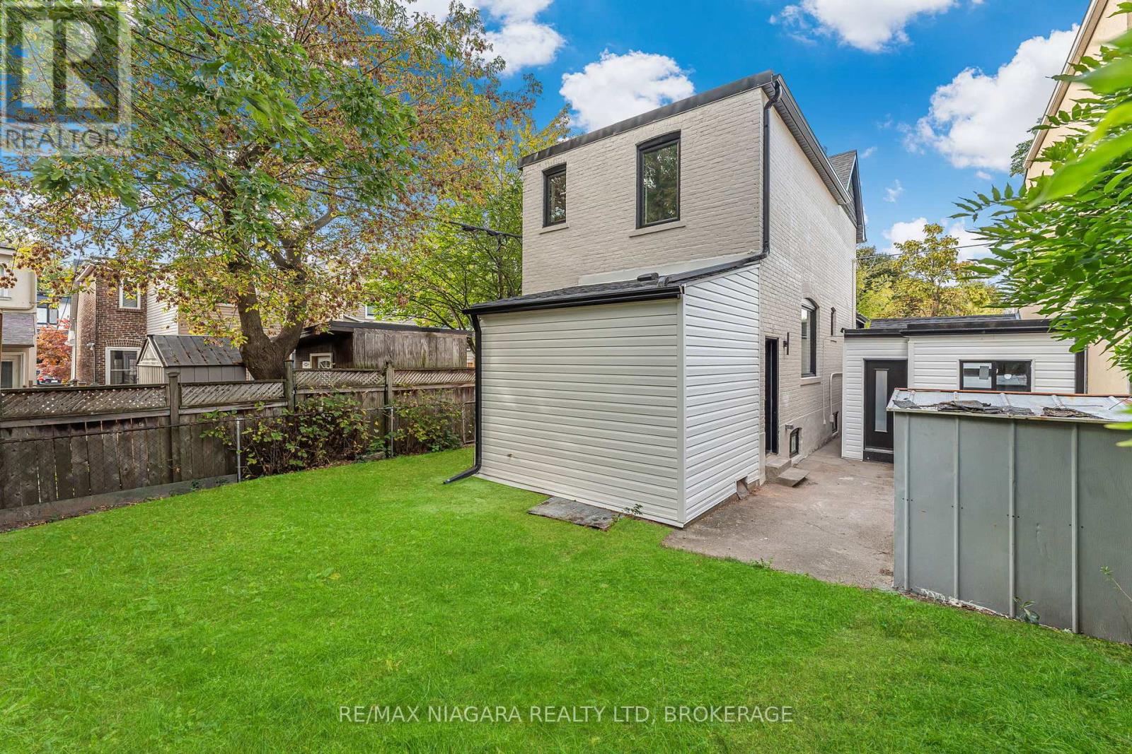 853 Sammon Avenue, Toronto, Ontario  M4C 2E9 - Photo 42 - E12568972