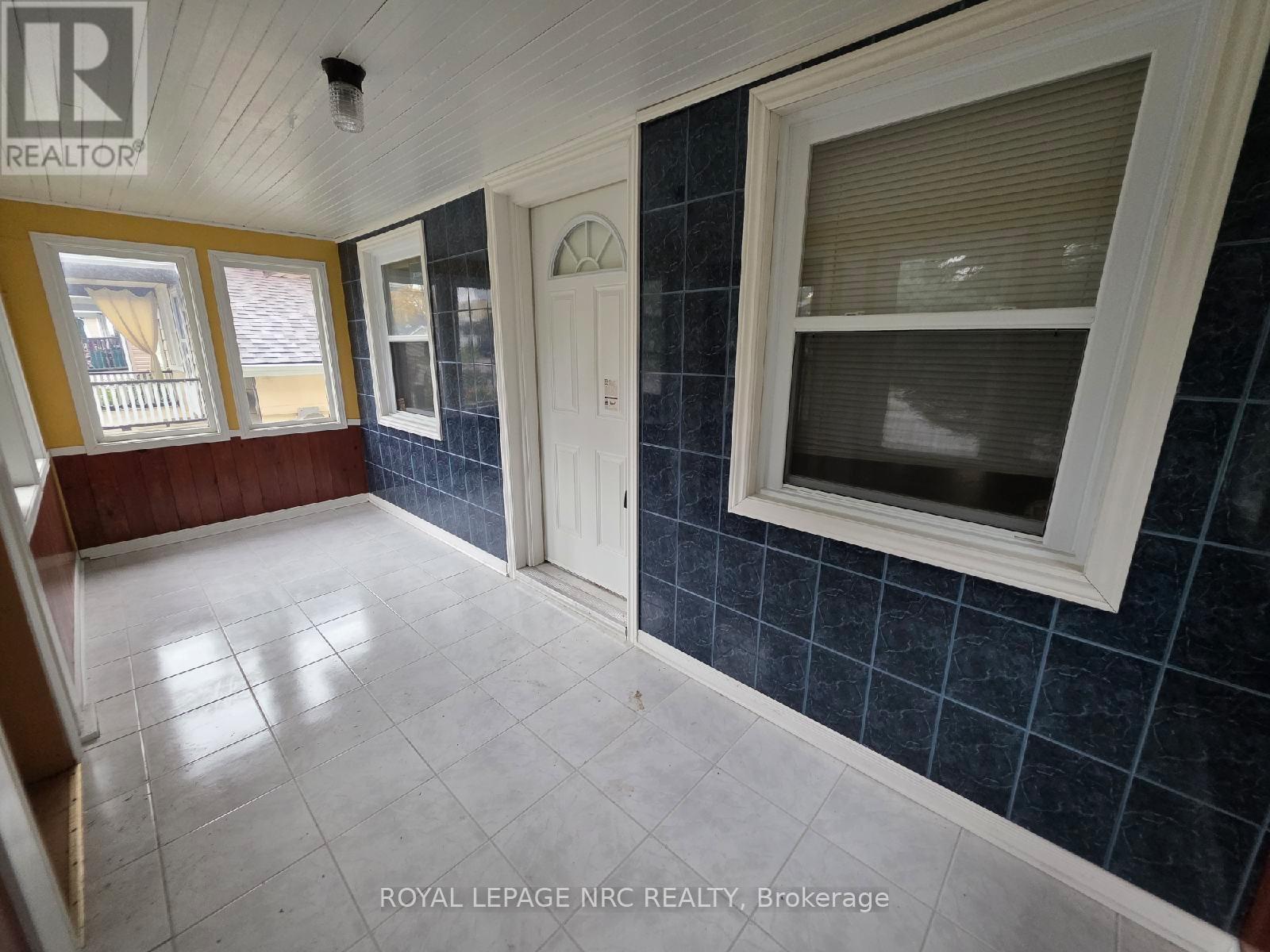 6414 Taylor Street, Niagara Falls, Ontario  L2G 2G1 - Photo 3 - X12568978