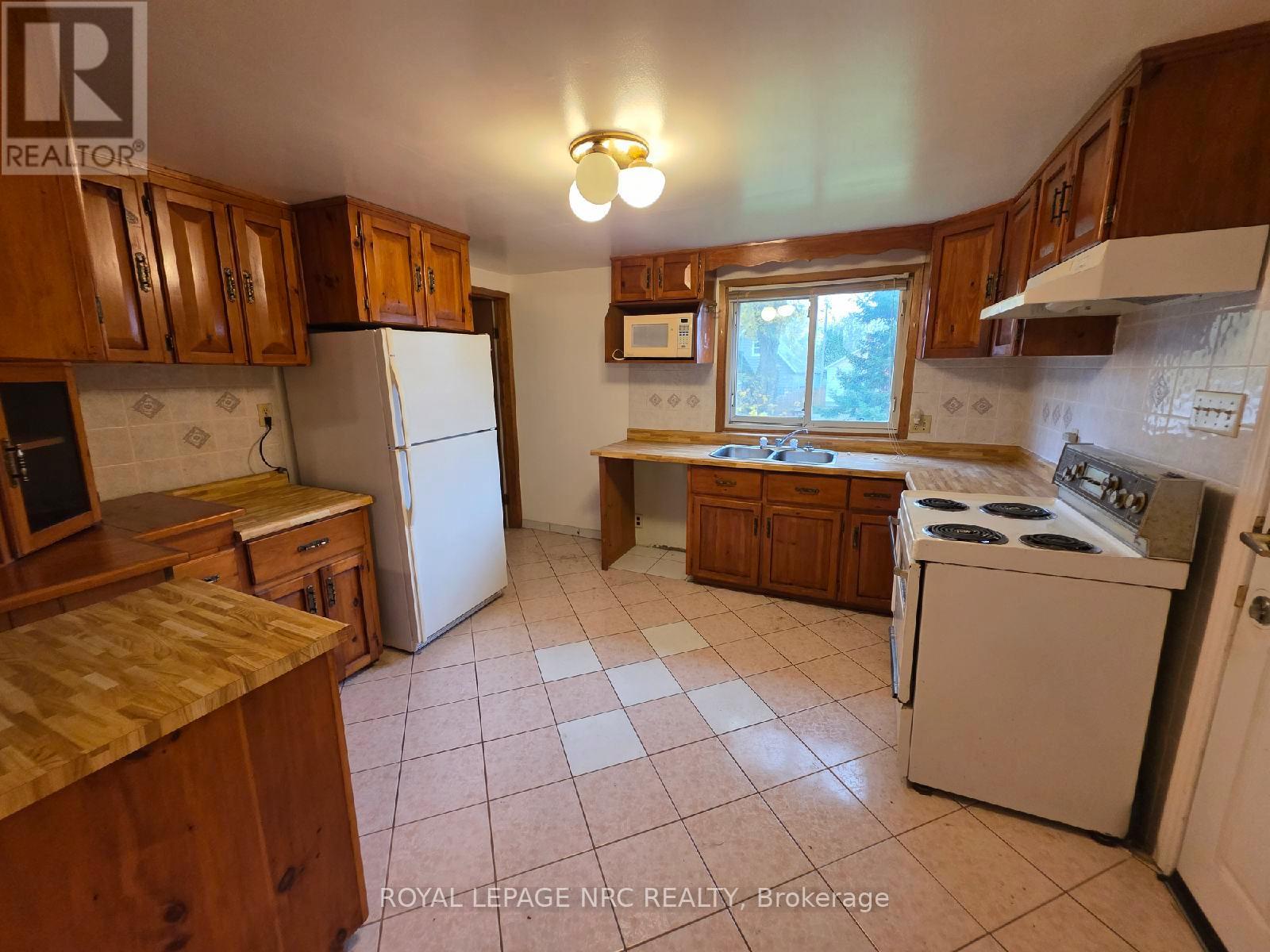 6414 Taylor Street, Niagara Falls, Ontario  L2G 2G1 - Photo 4 - X12568978