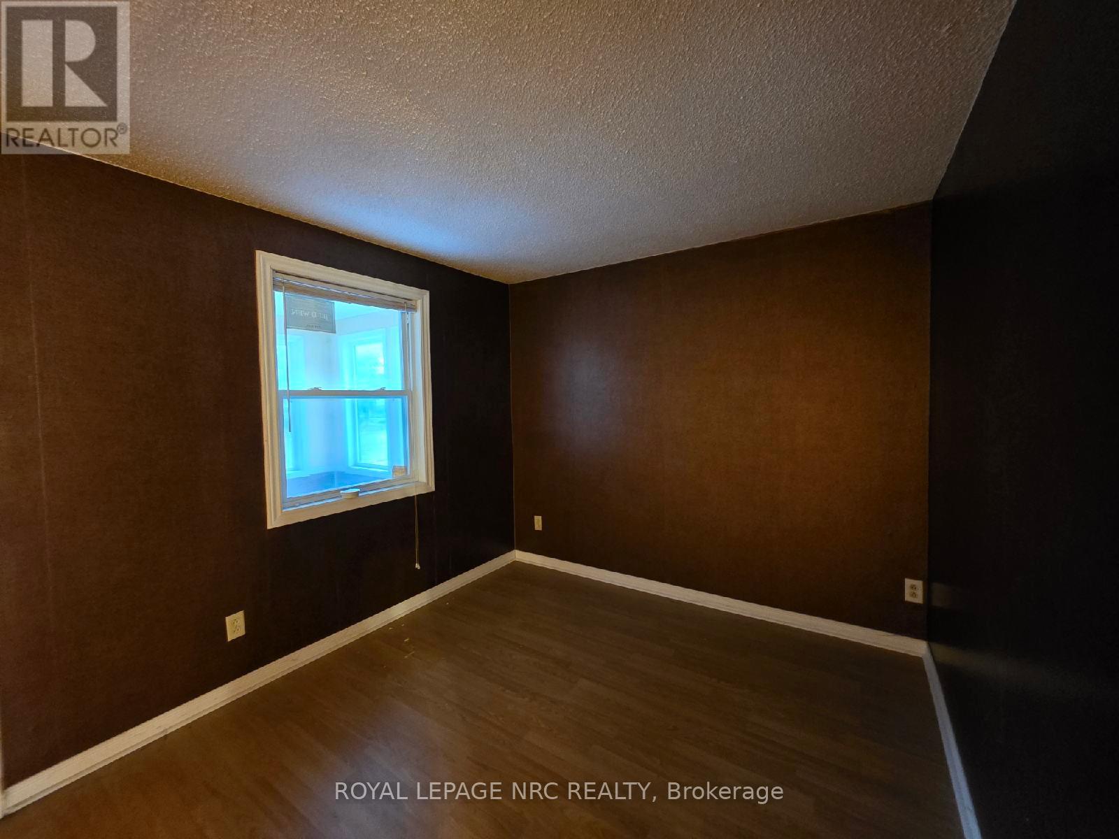 6414 Taylor Street, Niagara Falls, Ontario  L2G 2G1 - Photo 9 - X12568978