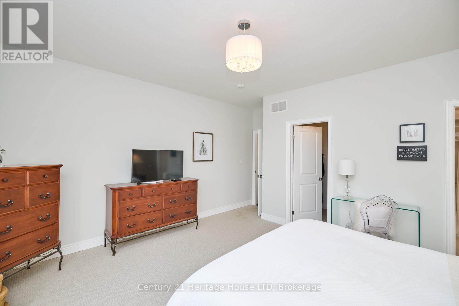 394 Hummel Crescent, Fort Erie, Ontario  L2A 0E8 - Photo 11 - X12569356