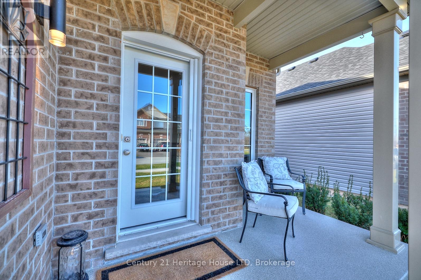 394 Hummel Crescent, Fort Erie, Ontario  L2A 0E8 - Photo 2 - X12569356