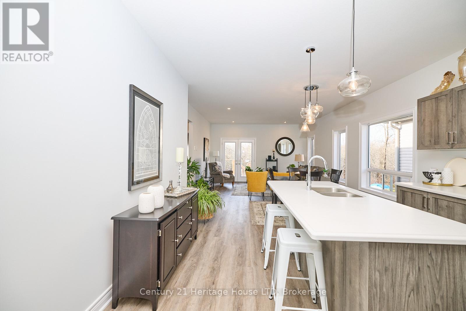 394 Hummel Crescent, Fort Erie, Ontario  L2A 0E8 - Photo 6 - X12569356