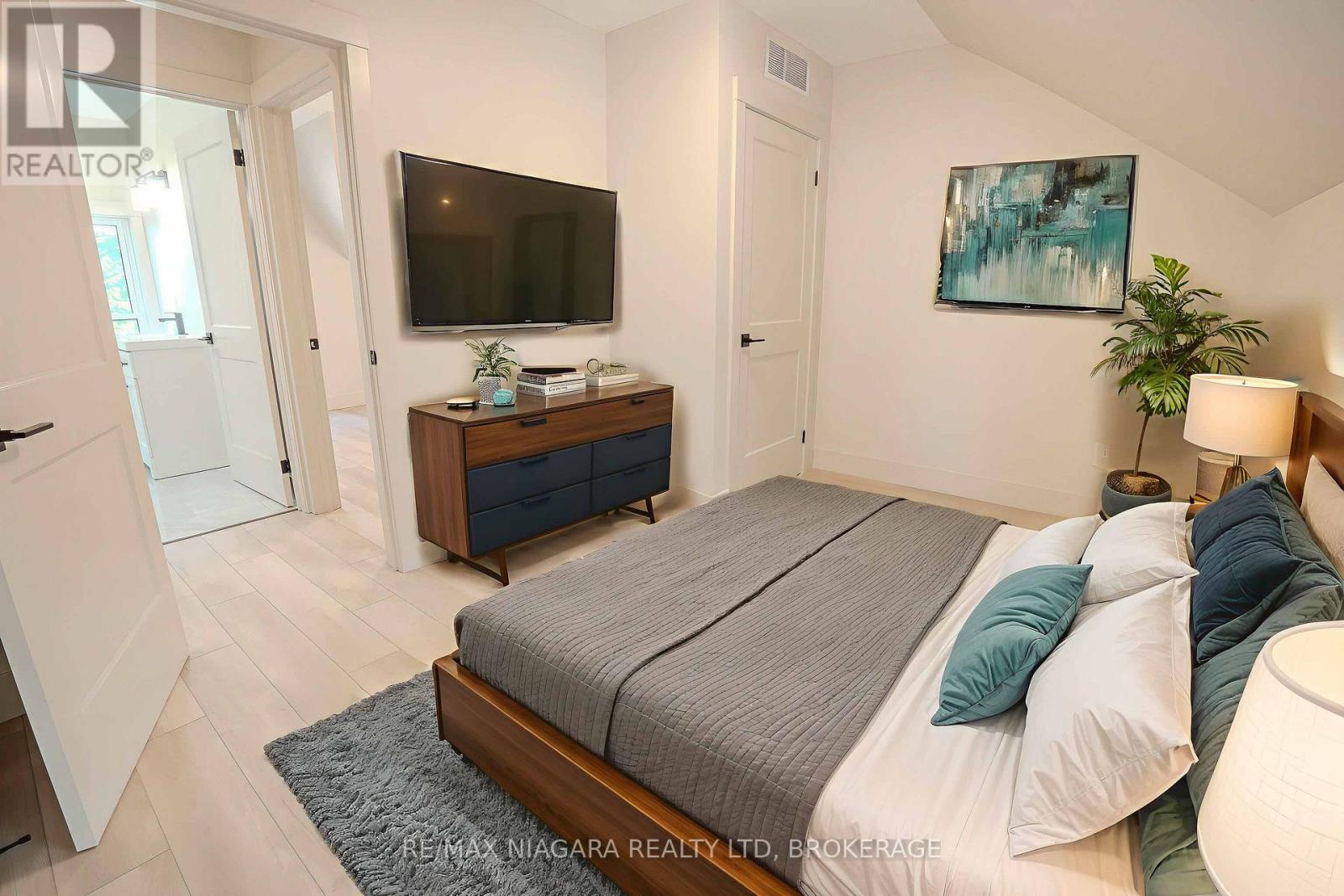 6 Almond Street, St. Catharines, Ontario  L2T 1E7 - Photo 13 - X12569372