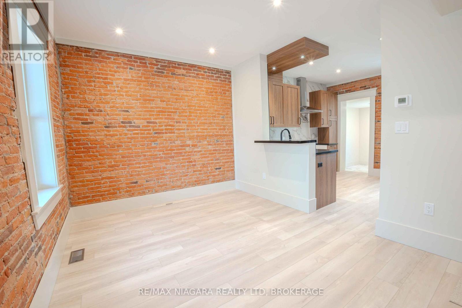 6 Almond Street, St. Catharines, Ontario  L2T 1E7 - Photo 5 - X12569372