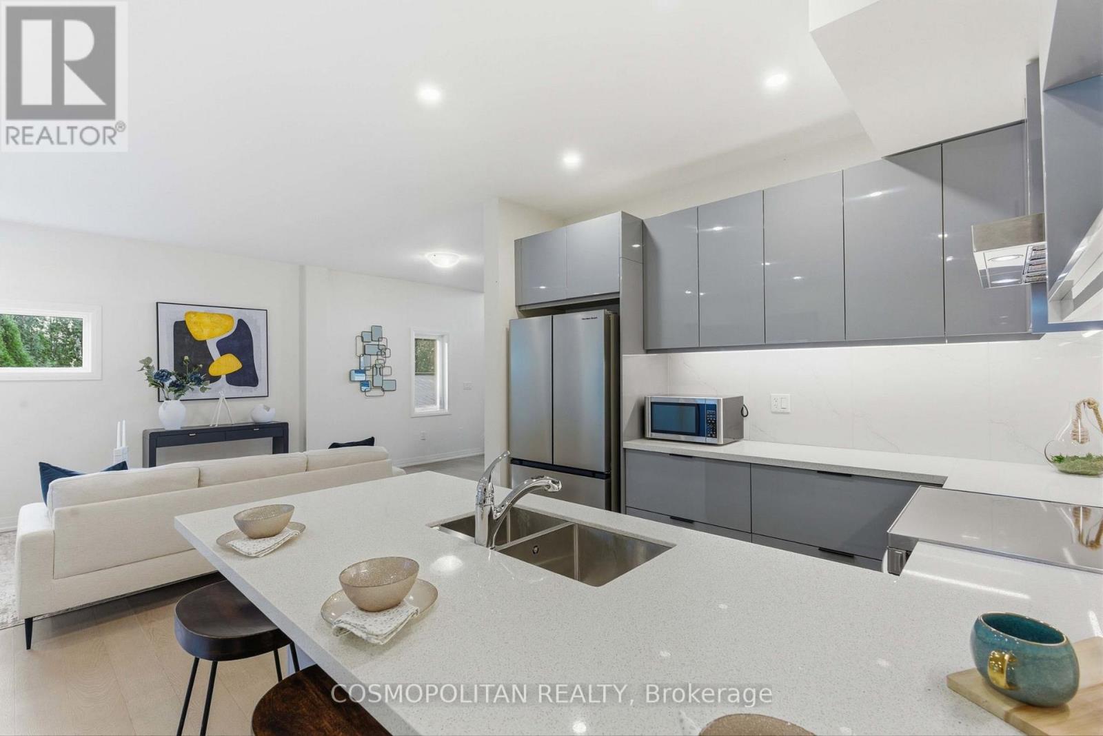 71 Bradley Street, St. Catharines, Ontario  L2T 1R5 - Photo 13 - X12569538