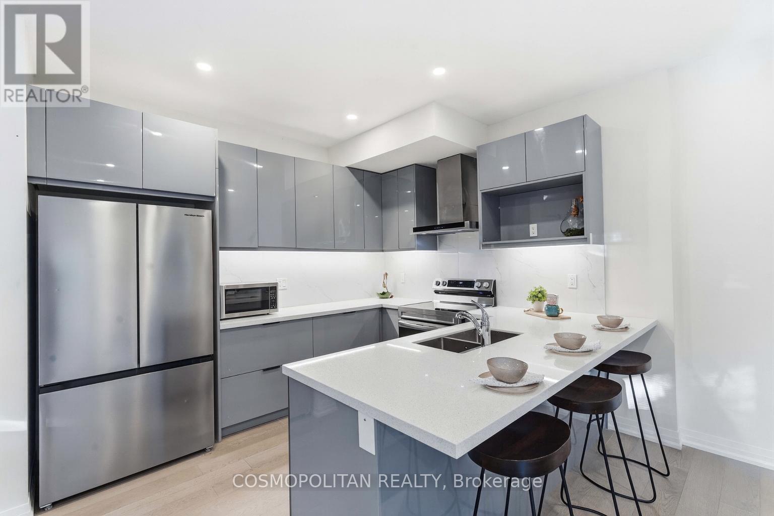 71 Bradley Street, St. Catharines, Ontario  L2T 1R5 - Photo 14 - X12569538