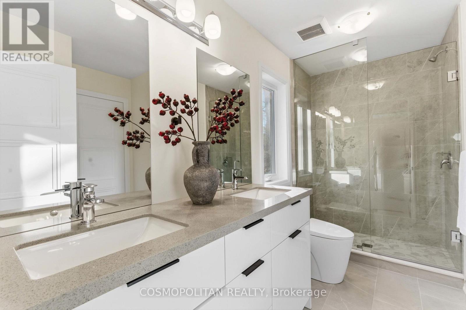 71 Bradley Street, St. Catharines, Ontario  L2T 1R5 - Photo 32 - X12569538