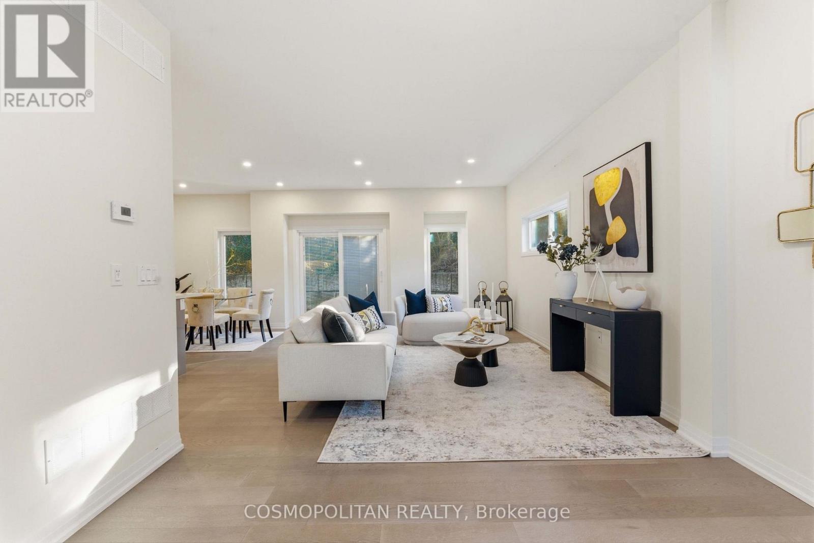 71 Bradley Street, St. Catharines, Ontario  L2T 1R5 - Photo 5 - X12569538