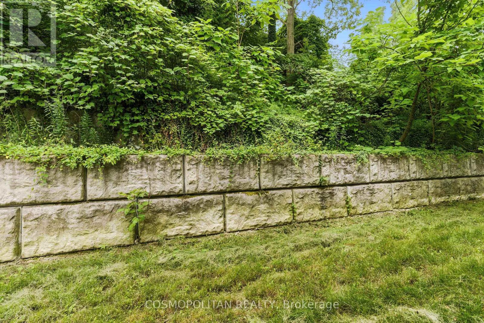 71 Bradley Street, St. Catharines, Ontario  L2T 1R5 - Photo 50 - X12569538