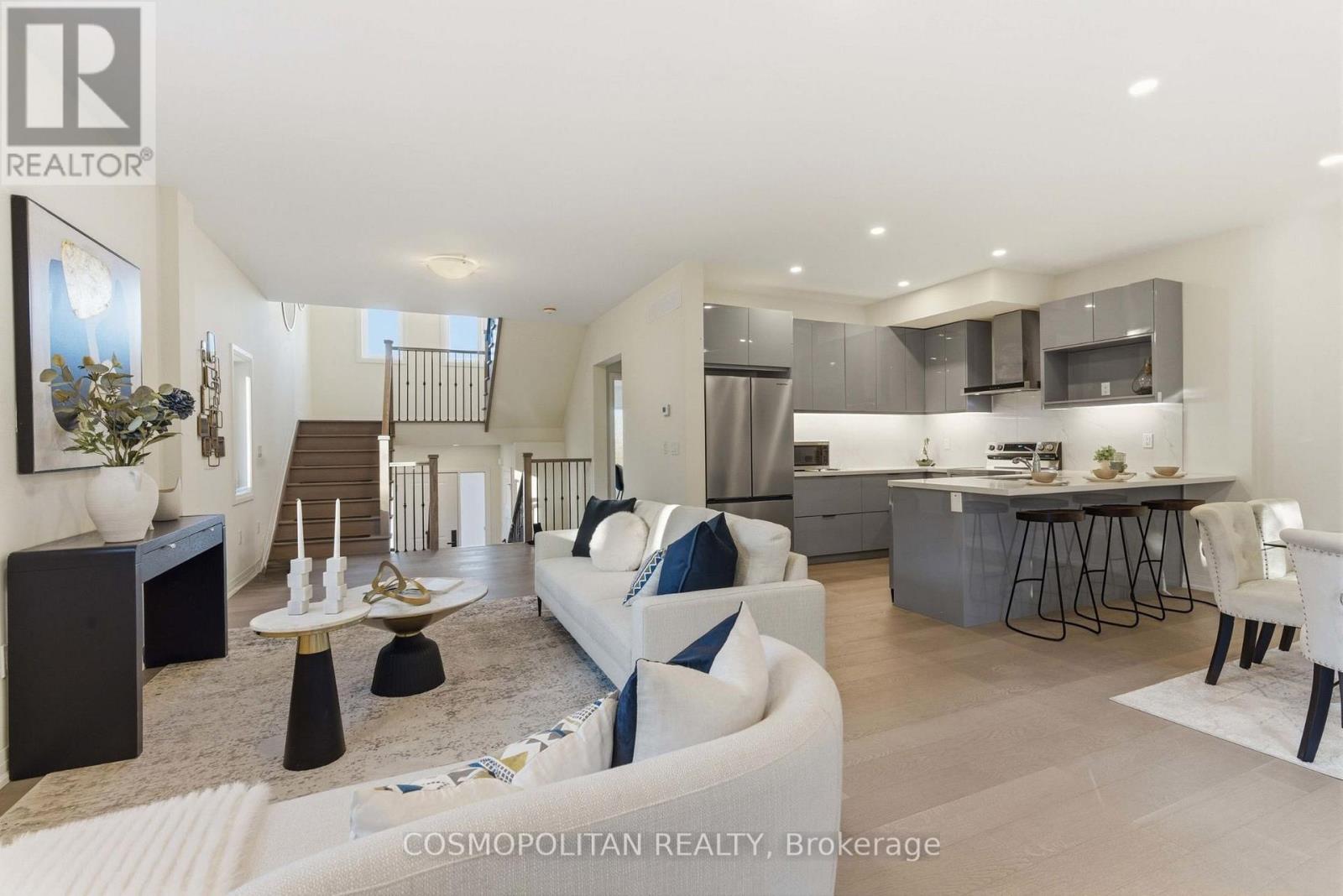 71 Bradley Street, St. Catharines, Ontario  L2T 1R5 - Photo 7 - X12569538