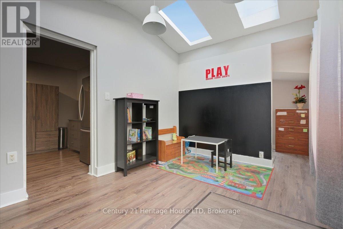 4 Cross Street, St. Catharines, Ontario  L2R 2W5 - Photo 13 - X12569548