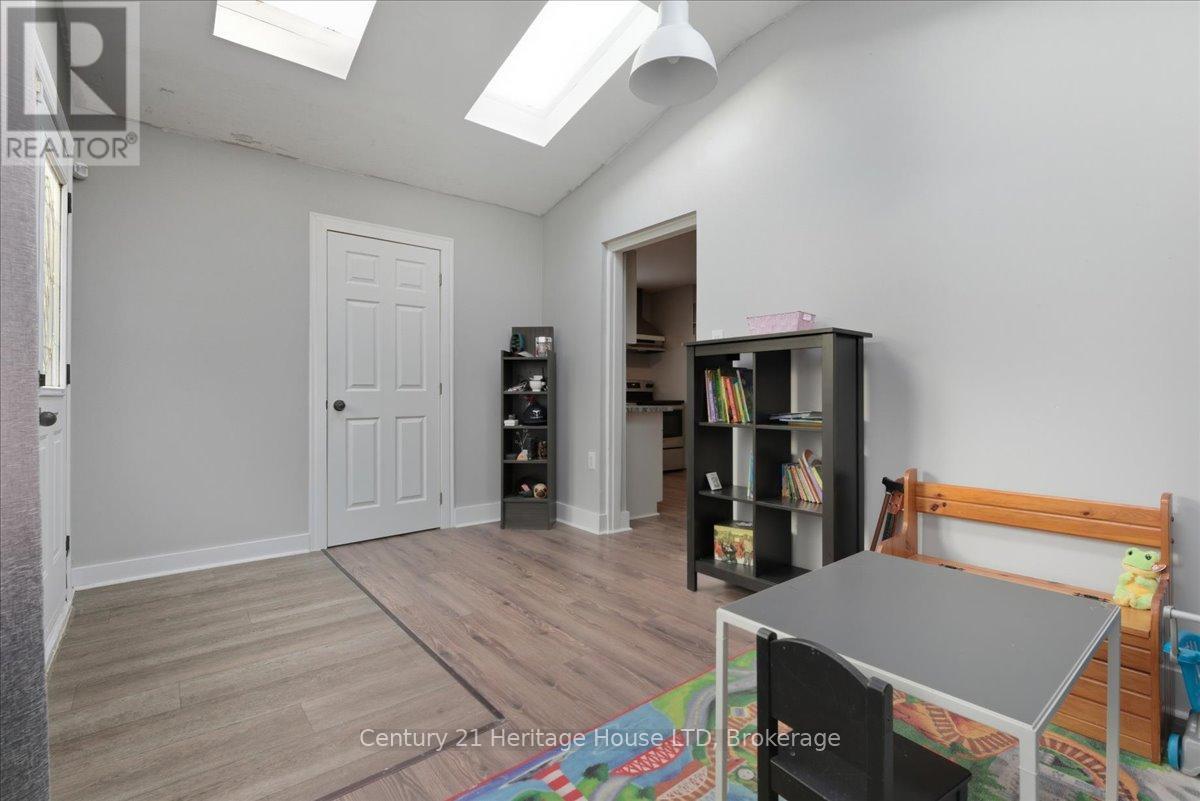 4 Cross Street, St. Catharines, Ontario  L2R 2W5 - Photo 14 - X12569548