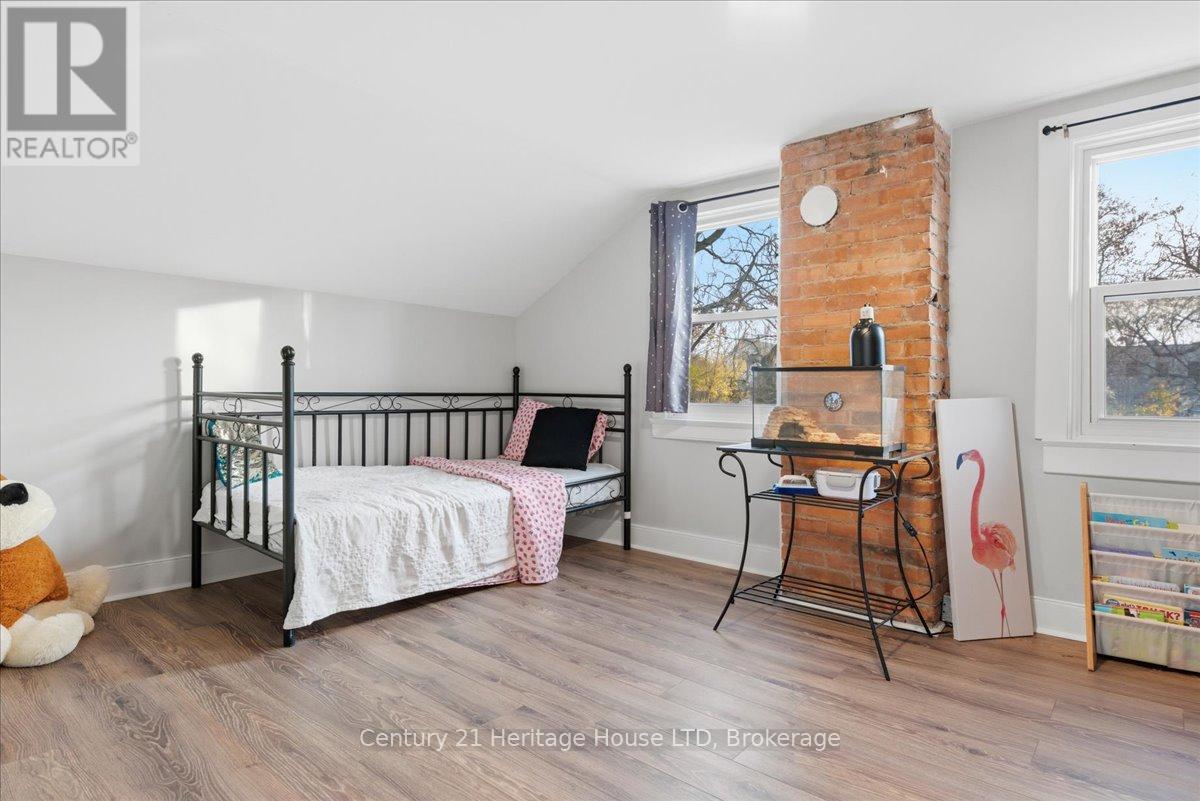 4 Cross Street, St. Catharines, Ontario  L2R 2W5 - Photo 18 - X12569548