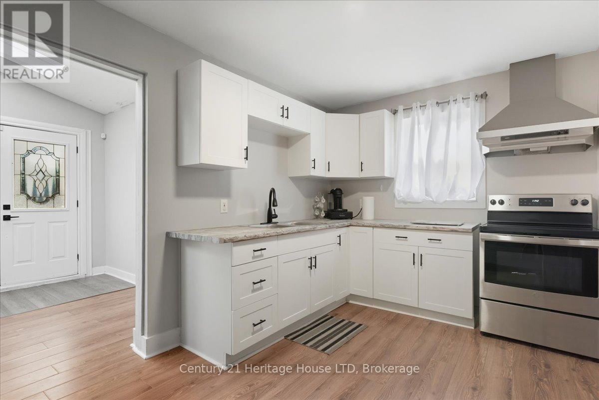 4 Cross Street, St. Catharines, Ontario  L2R 2W5 - Photo 6 - X12569548