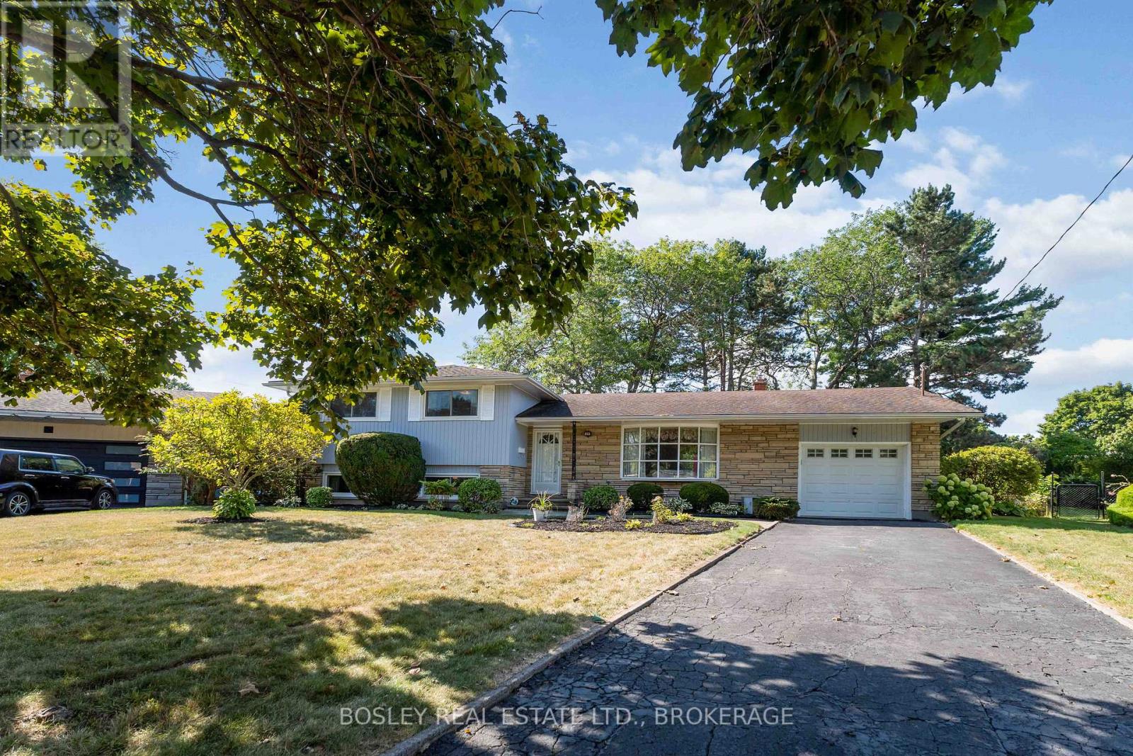 27 Meadowlark Crescent, St. Catharines, Ontario  L2N 2M6 - Photo 7 - X12571772