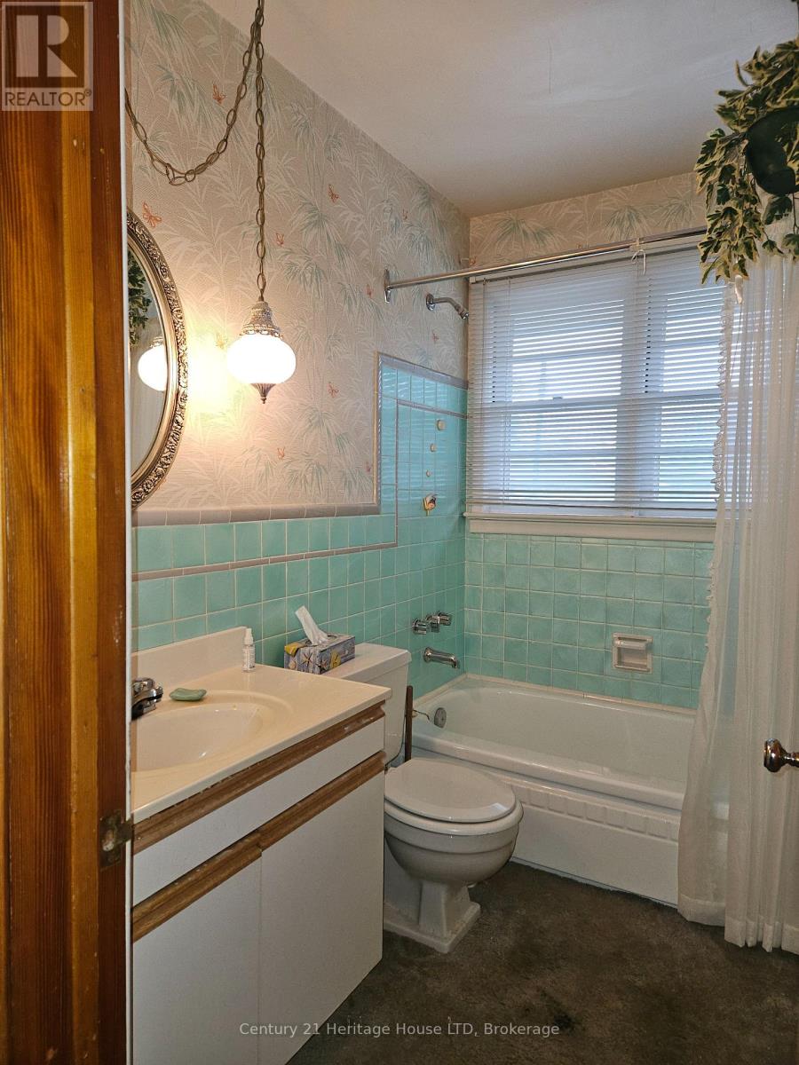 6558 Oneil Street, Niagara Falls, Ontario  L2J 1N1 - Photo 11 - X12576310