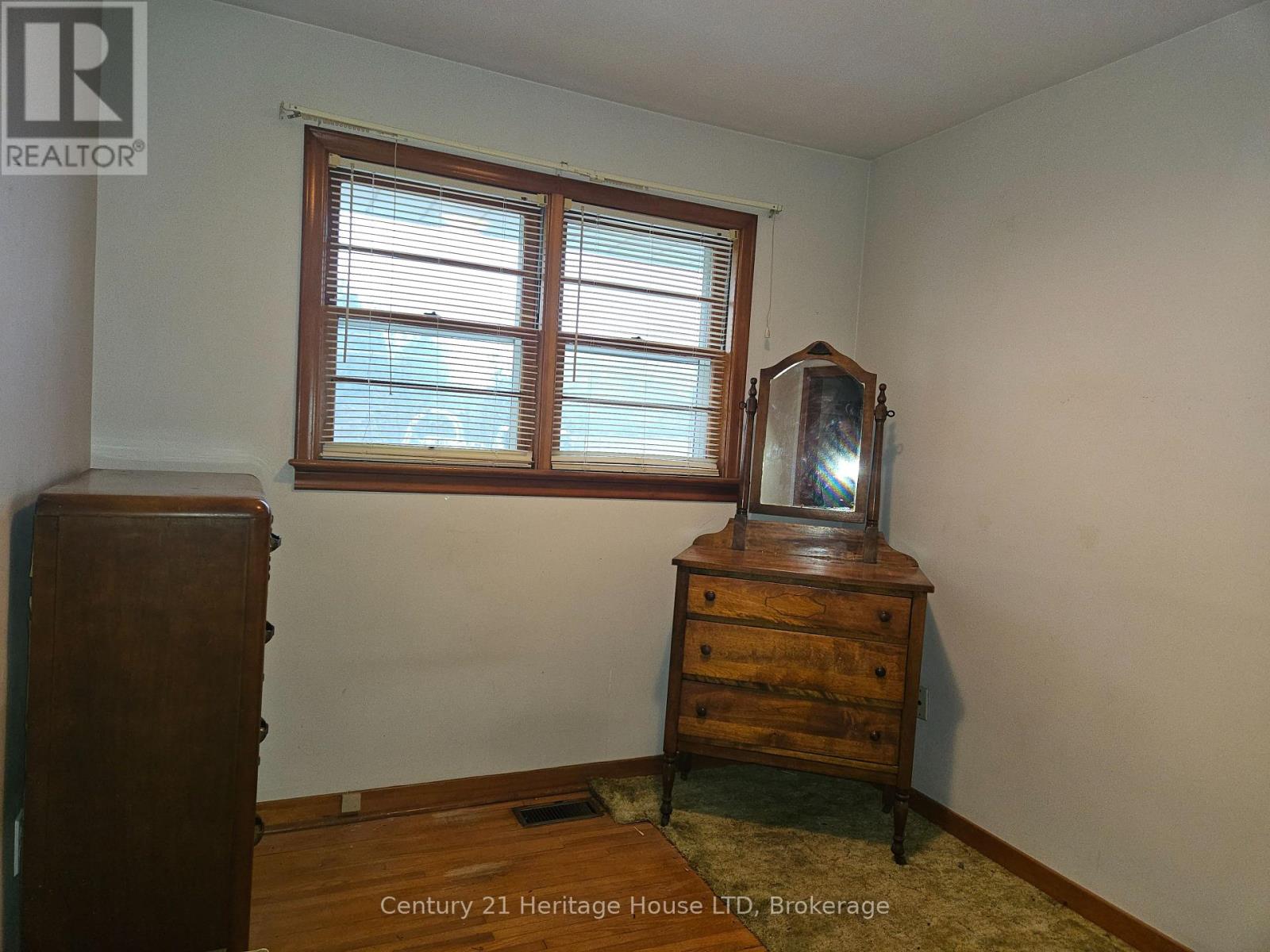 6558 Oneil Street, Niagara Falls, Ontario  L2J 1N1 - Photo 15 - X12576310