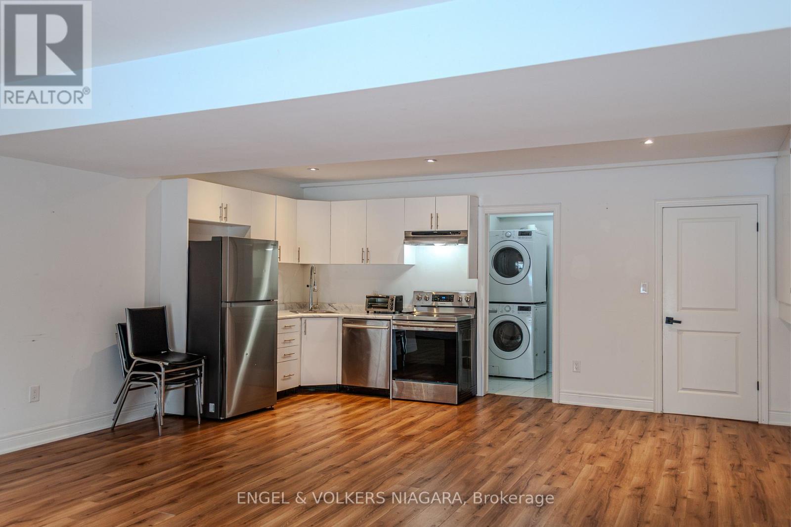 Lower/basement - 7171 Lionshead Avenue, Niagara Falls, Ontario  L2G 0A6 - Photo 4 - X12577334