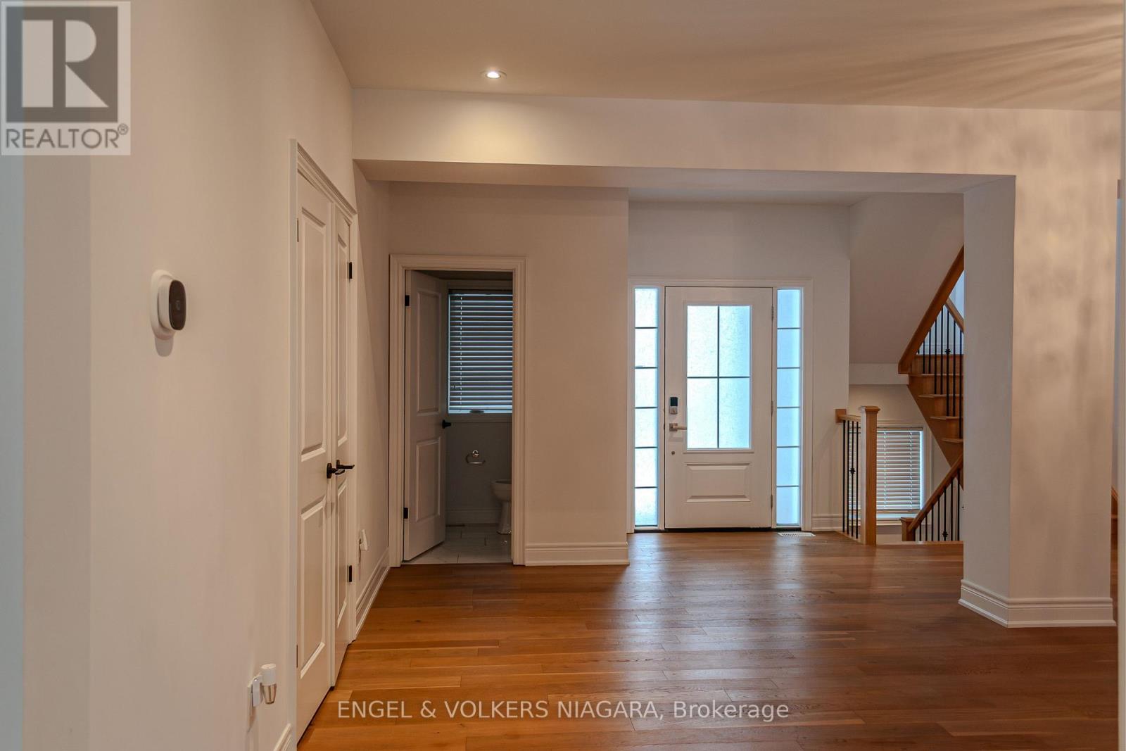 Main Level - 7171 Lionshead Avenue, Niagara Falls, Ontario  L2G 0A6 - Photo 2 - X12577338