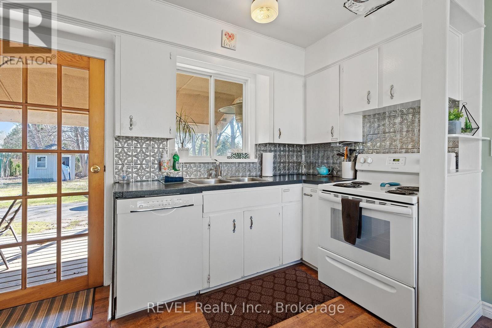 639 Penner Street, Niagara-On-The-Lake, Ontario  L0S 1T0 - Photo 9 - X12577584