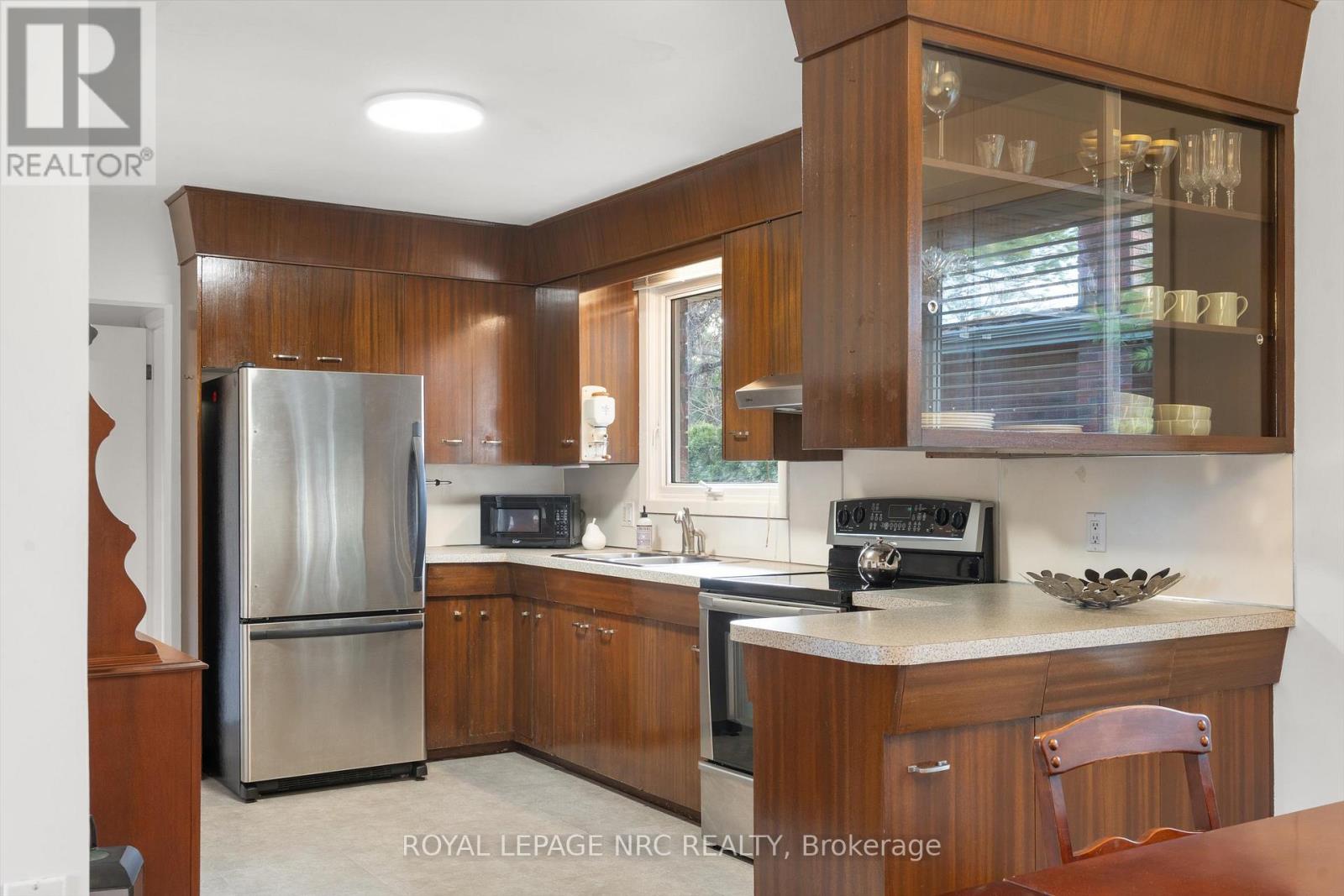 31 St Lawrence Drive, St. Catharines, Ontario  L2M 2T7 - Photo 21 - X12577608