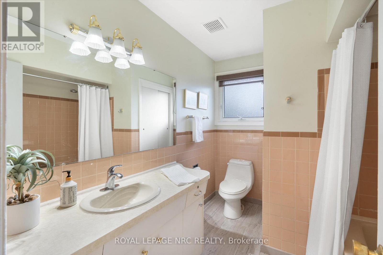 31 St Lawrence Drive, St. Catharines, Ontario  L2M 2T7 - Photo 25 - X12577608