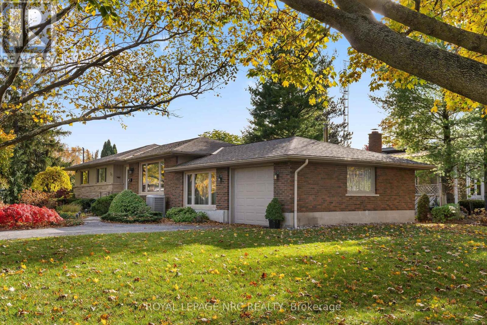 31 St Lawrence Drive, St. Catharines, Ontario  L2M 2T7 - Photo 4 - X12577608