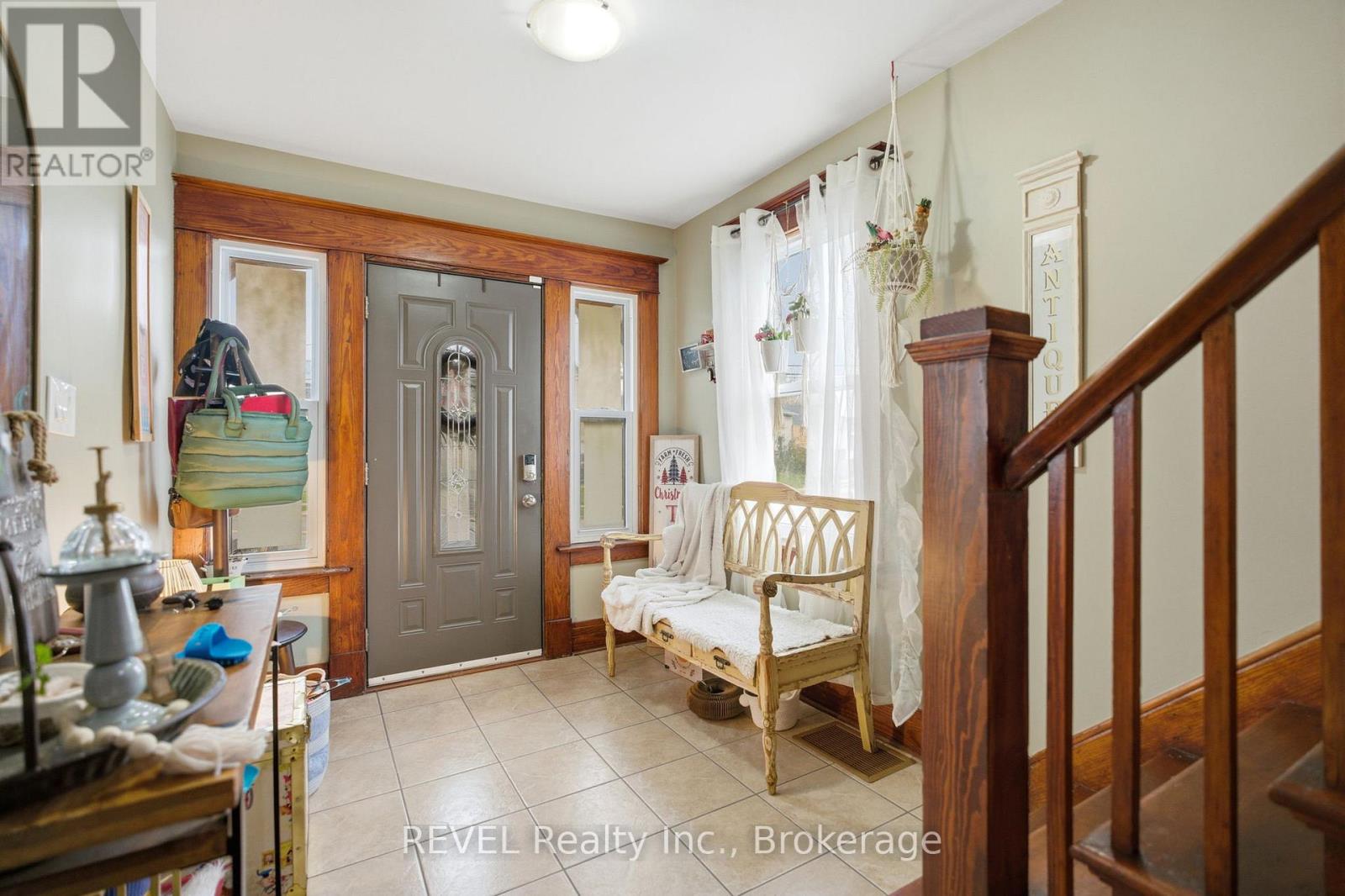 11 Facer Street, St. Catharines, Ontario  L2M 5H1 - Photo 5 - X12582628