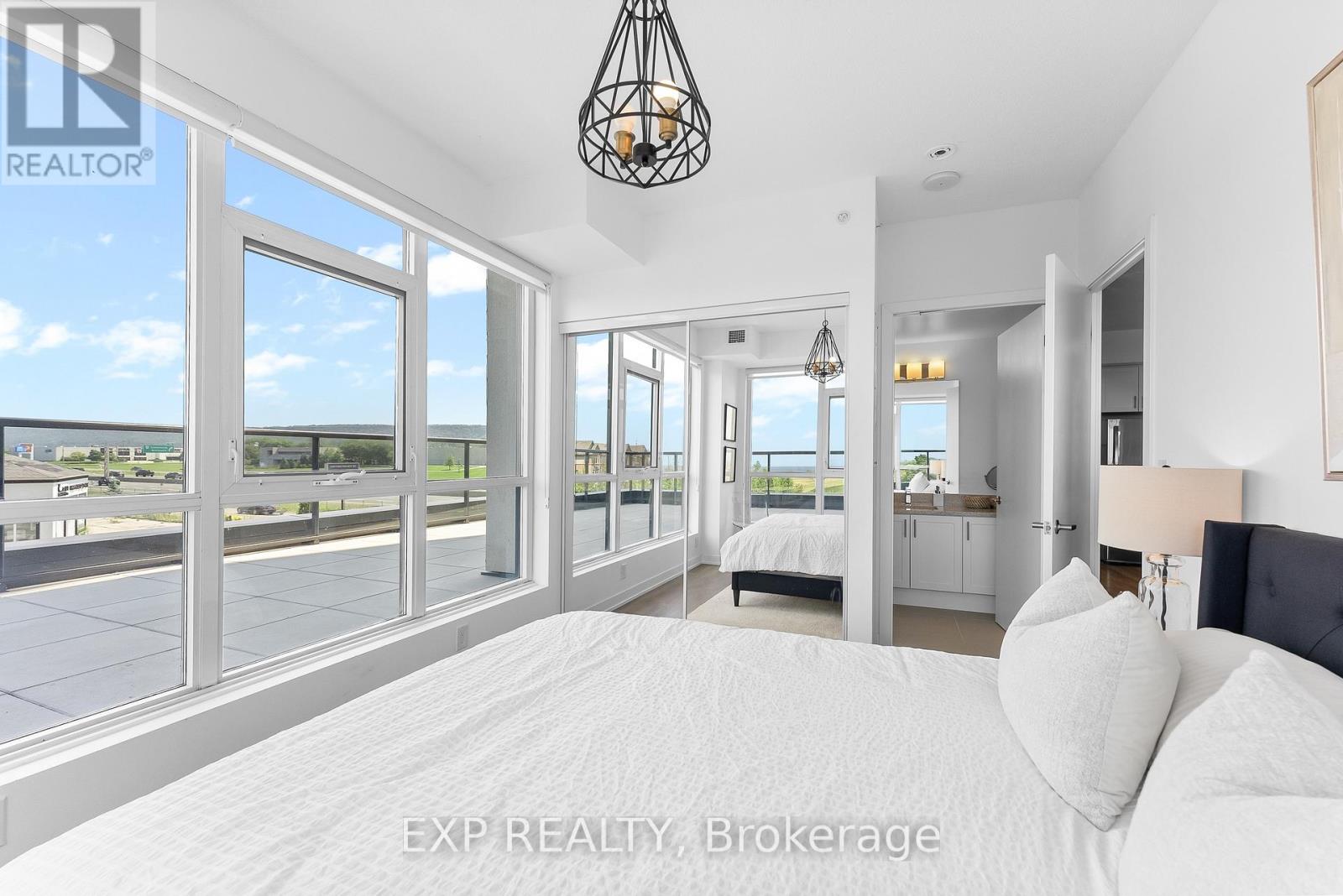 219 - 550 North Service Road, Grimsby, Ontario  L3M 0H9 - Photo 19 - X12584034