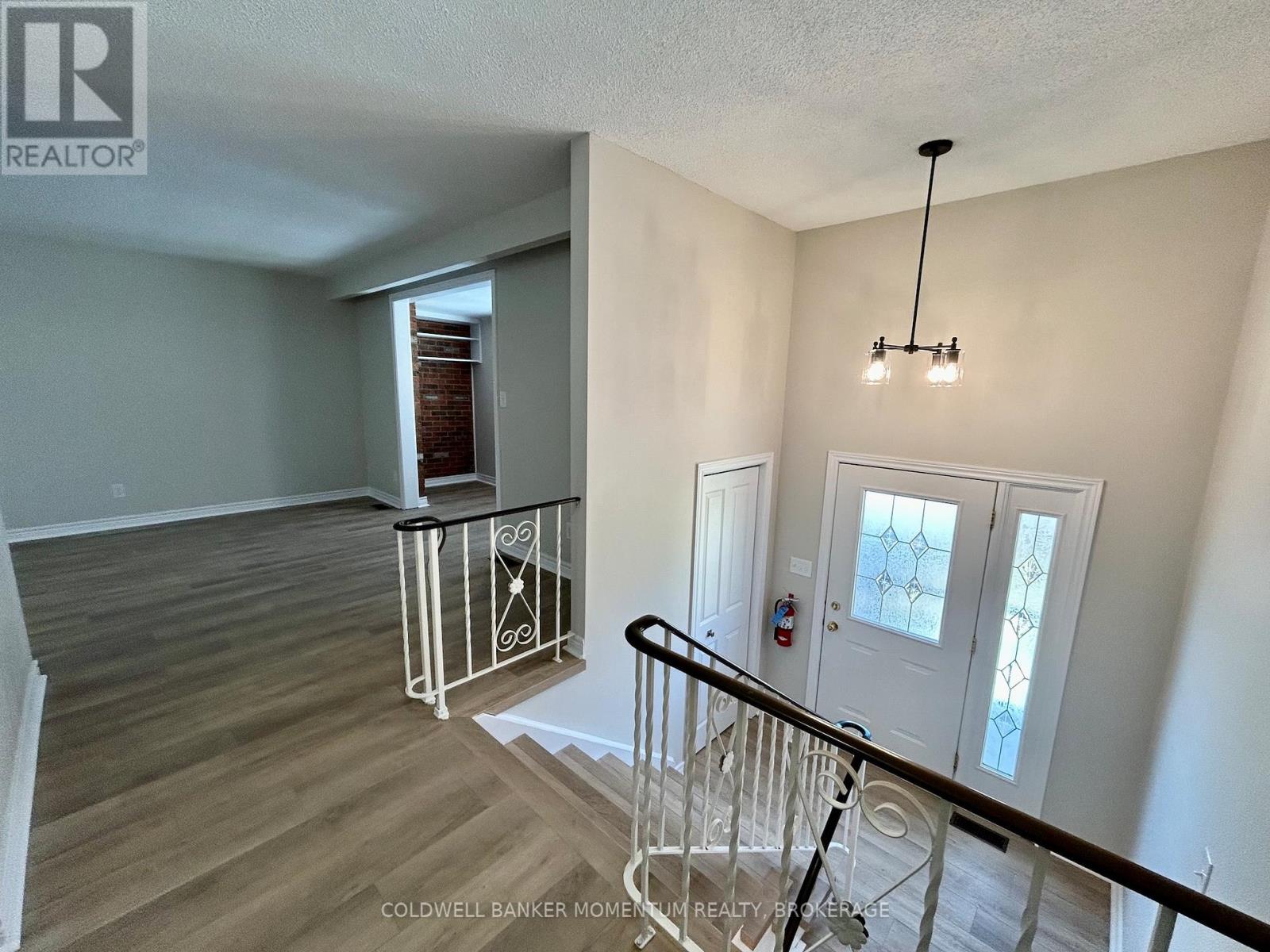 48 Ormond Street S, Thorold, Ontario  L2V 1Y4 - Photo 3 - X12587516