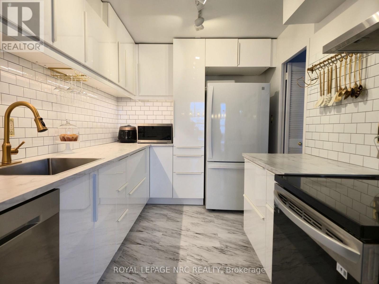 1108 - 35 Towering Heights Boulevard, St. Catharines, Ontario  L2T 3G8 - Photo 13 - X12589476