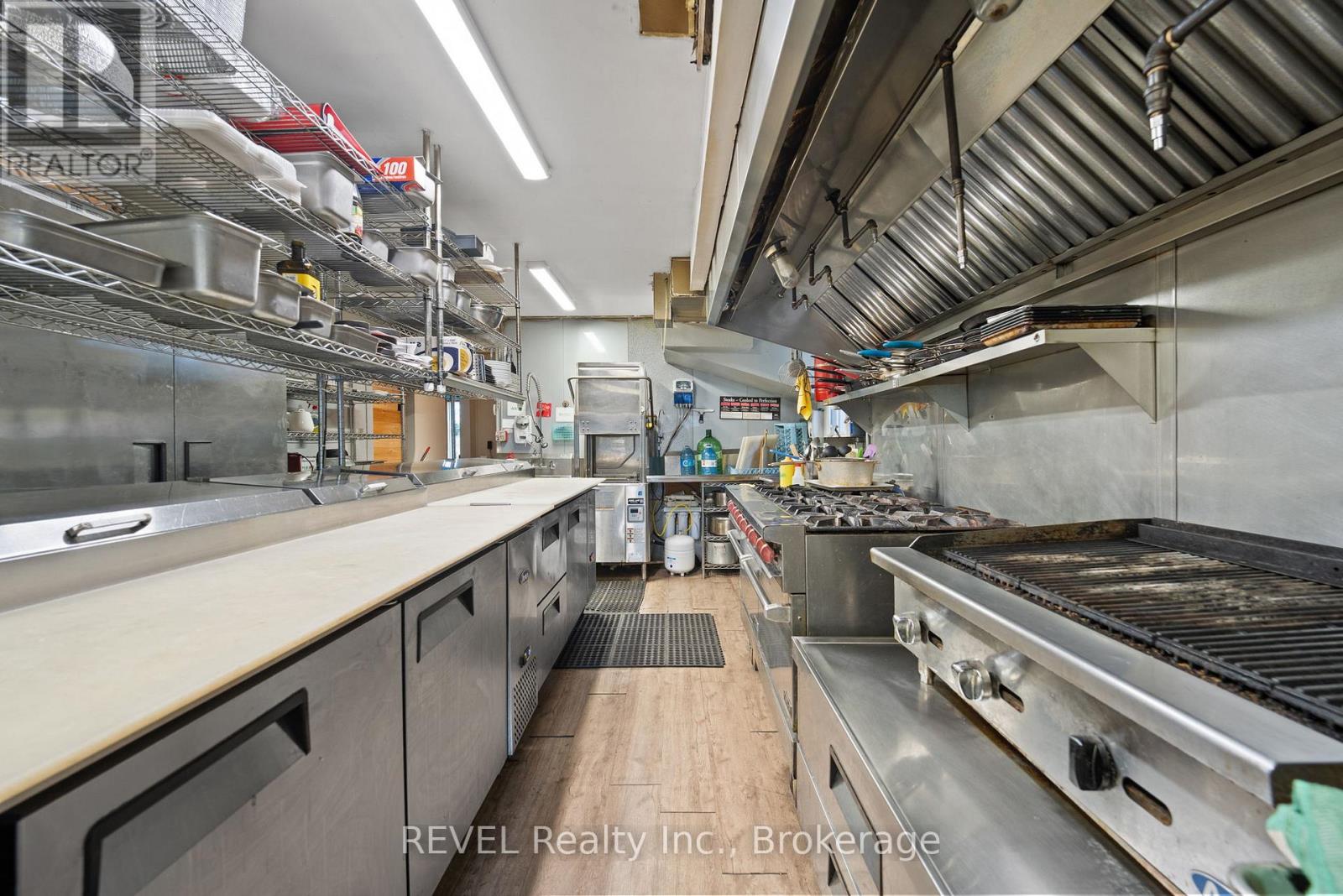 10414 Lakeshore Road, Wainfleet, Ontario  L3K 5V4 - Photo 11 - X12593080