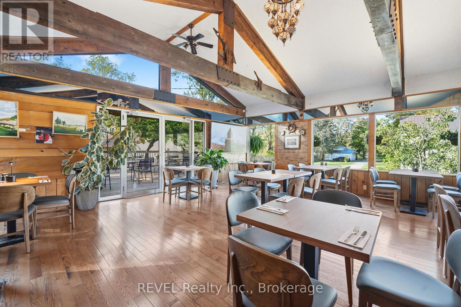 10414 Lakeshore Road, Wainfleet, Ontario  L3K 5V4 - Photo 3 - X12593080