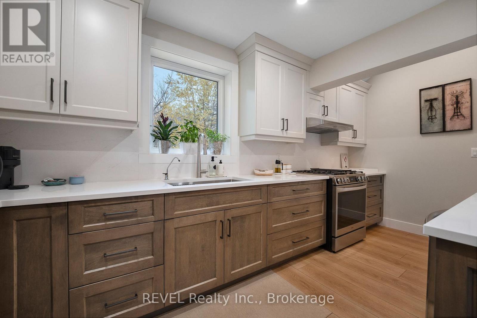 10414 Lakeshore Road, Wainfleet, Ontario  L3K 5V4 - Photo 37 - X12593080