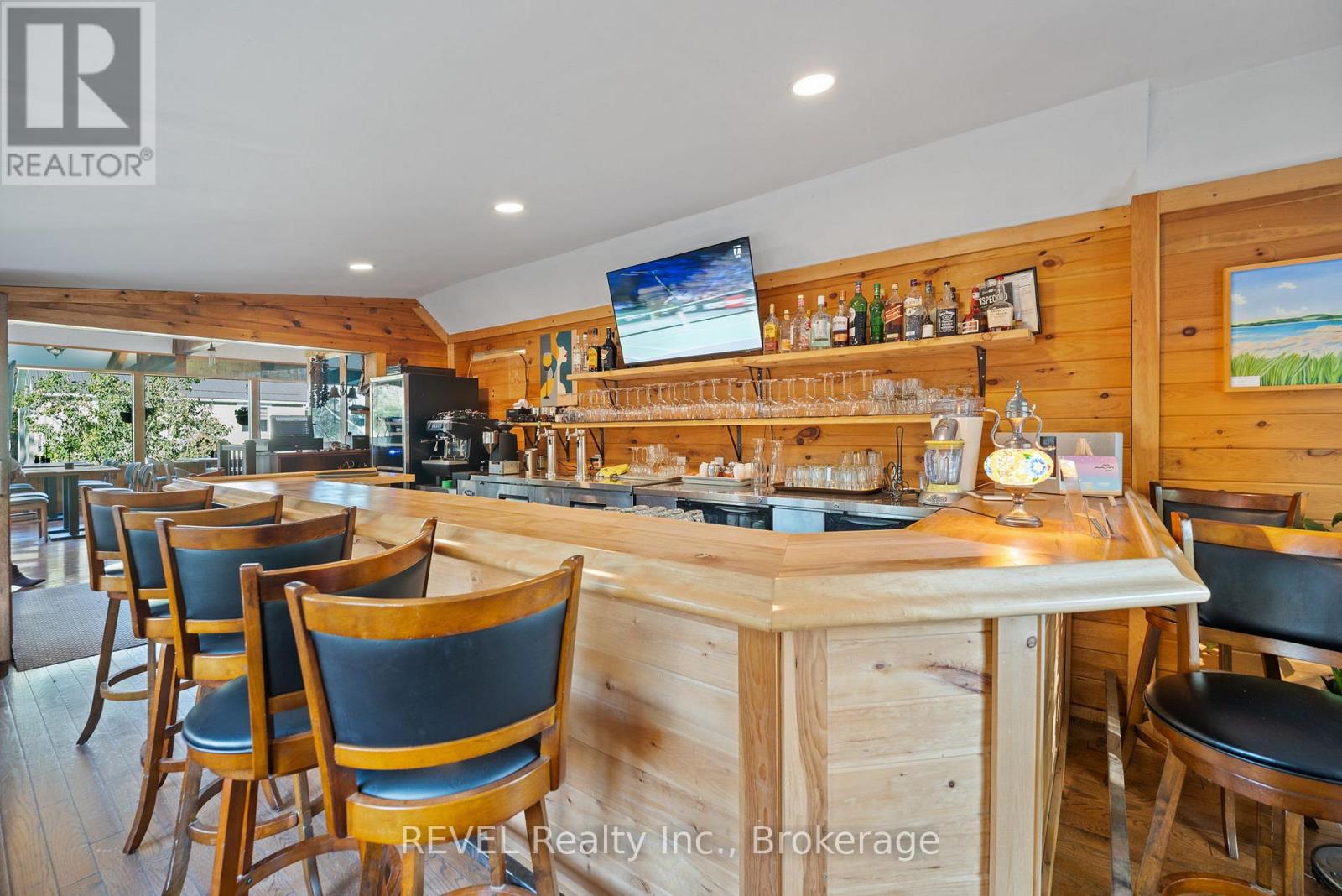 10414 Lakeshore Road, Wainfleet, Ontario  L3K 5V4 - Photo 8 - X12593080