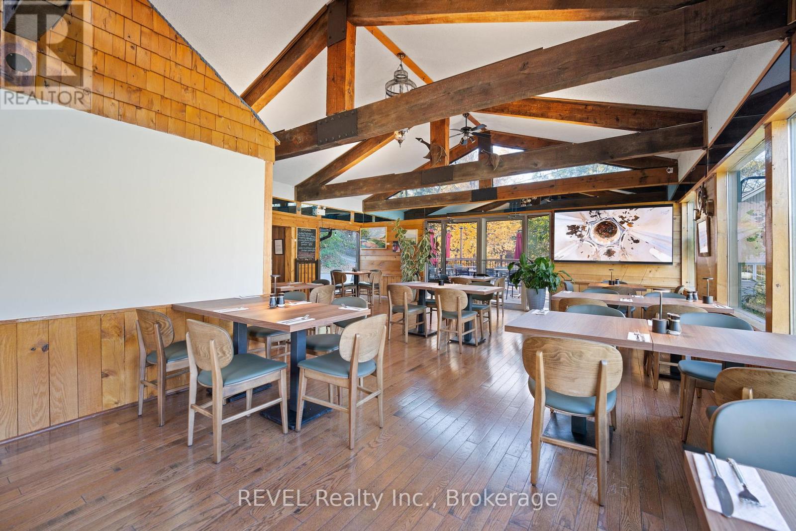 10414 Lakeshore Road, Wainfleet, Ontario  L3K 5V4 - Photo 9 - X12593080