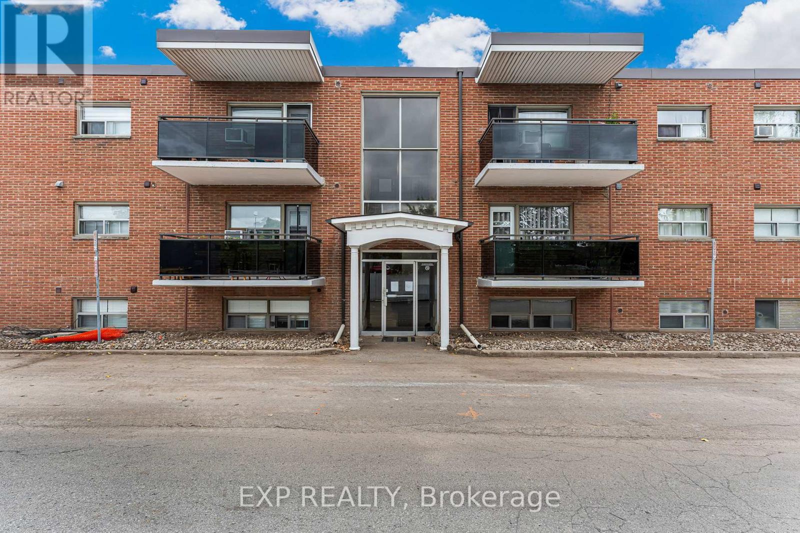 301 - 264 Oakdale Avenue, St. Catharines, Ontario  L2P 2K4 - Photo 31 - X12593198