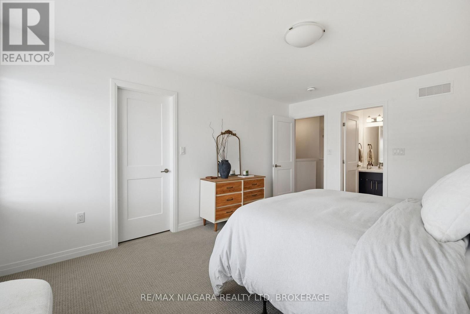 4004 Crown Street, Lincoln, Ontario  L3J 0S6 - Photo 17 - X12595642