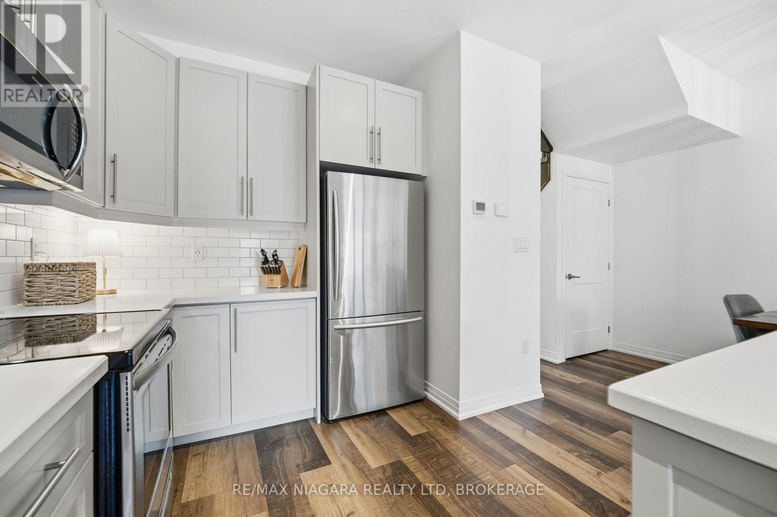 4004 Crown Street, Lincoln, Ontario  L3J 0S6 - Photo 9 - X12595642