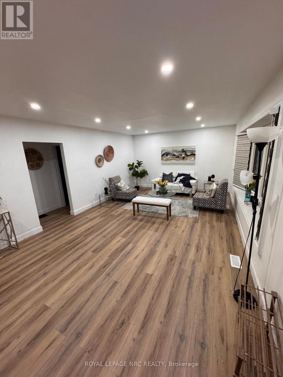 Main - 959 Mohawk Road E, Hamilton, Ontario  L8T 2R9 - Photo 4 - X12607416