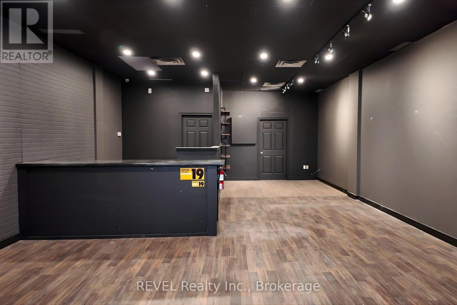 B11 - 211 Martindale Road, St. Catharines, Ontario  L2S 3V7 - Photo 2 - X12607420