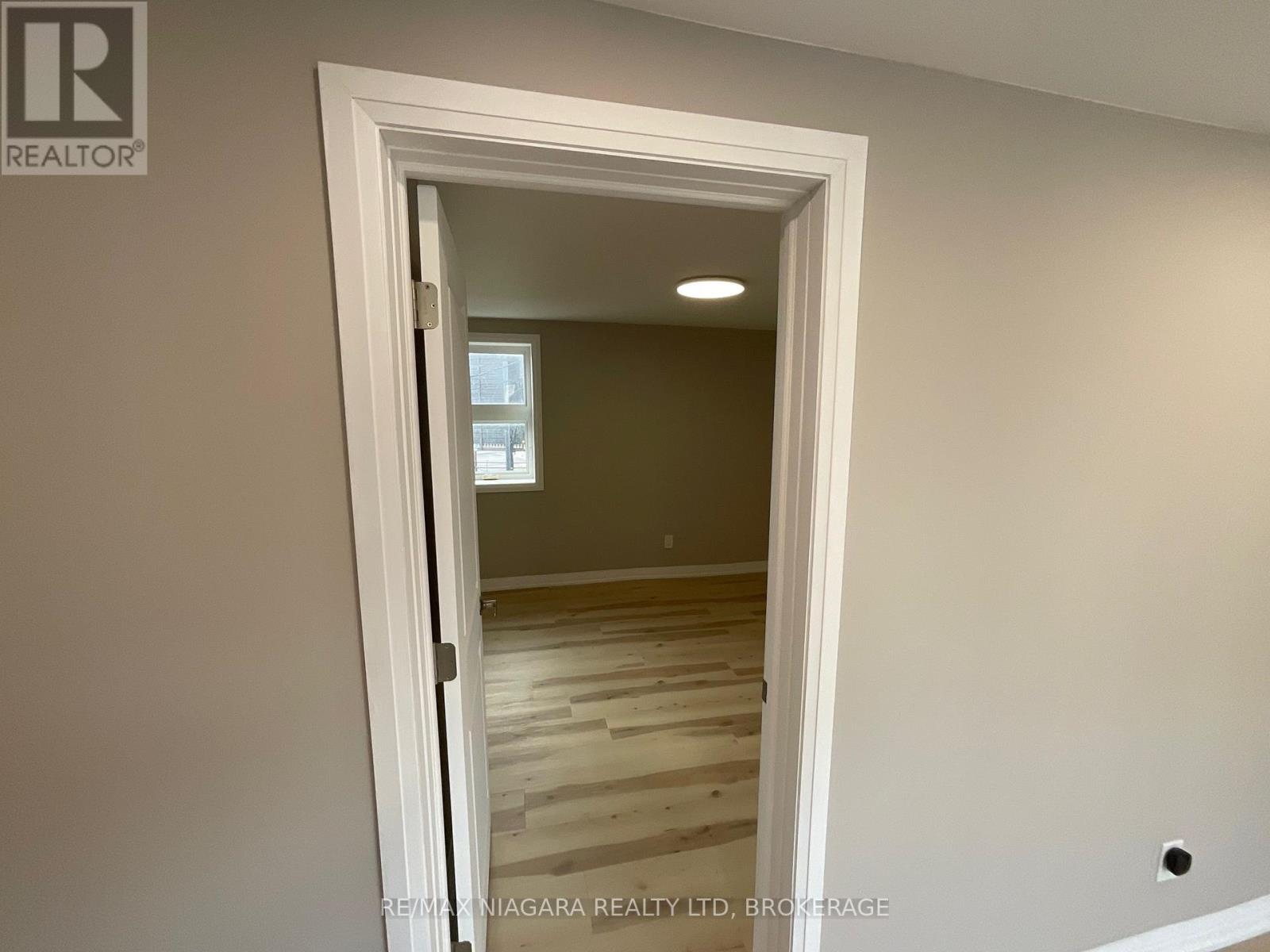 3976 Portage Road, Niagara Falls, Ontario  L2J 2K9 - Photo 15 - X12615590