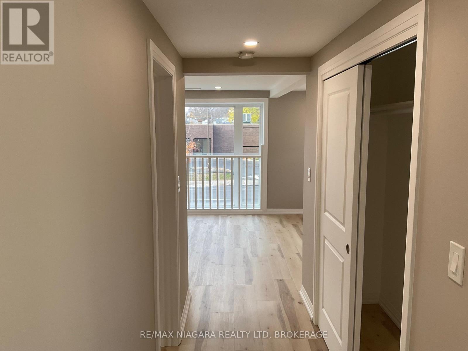 3976 Portage Road, Niagara Falls, Ontario  L2J 2K9 - Photo 6 - X12615590