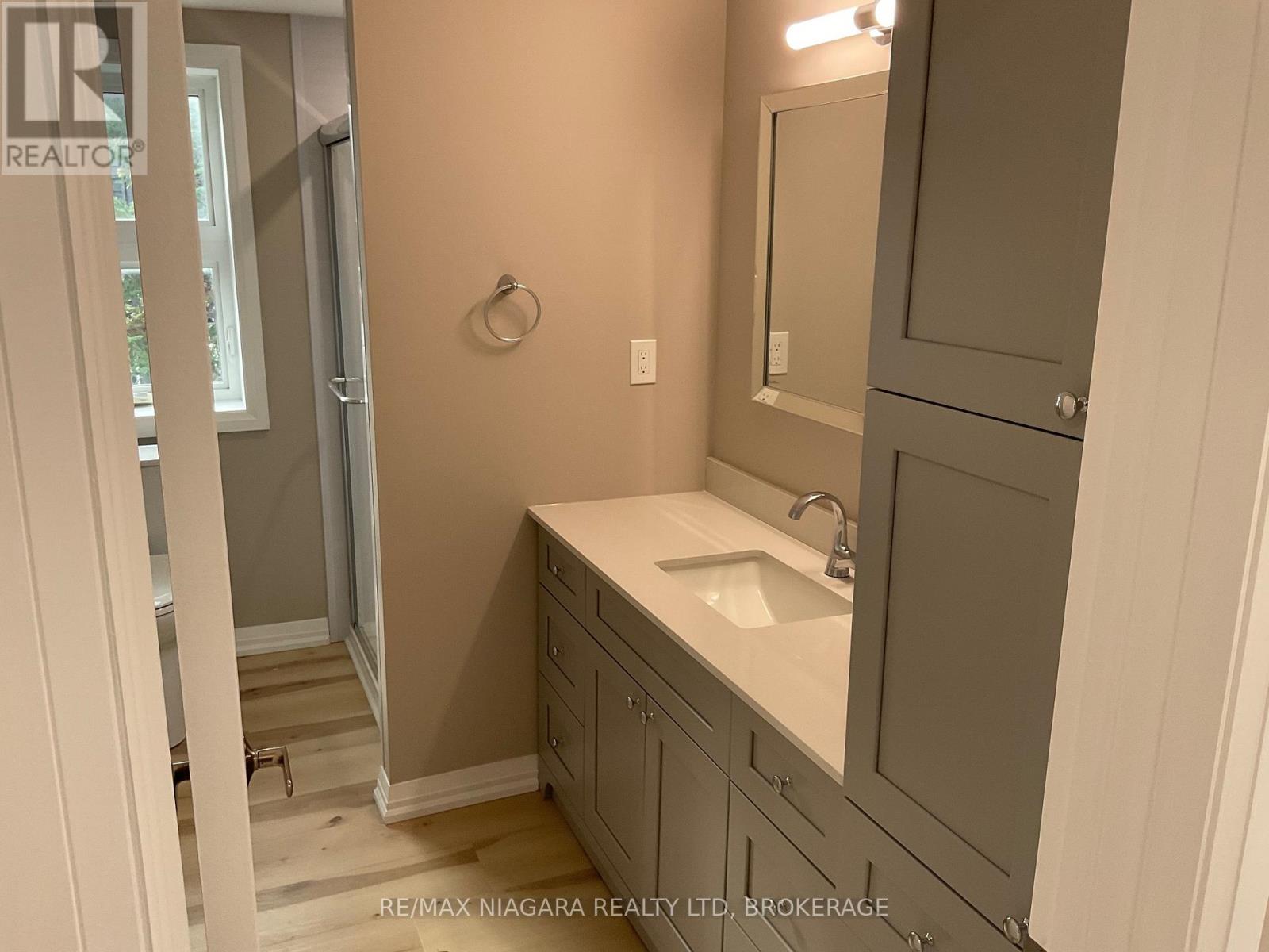 3976 Portage Road, Niagara Falls, Ontario  L2J 2K9 - Photo 7 - X12615590