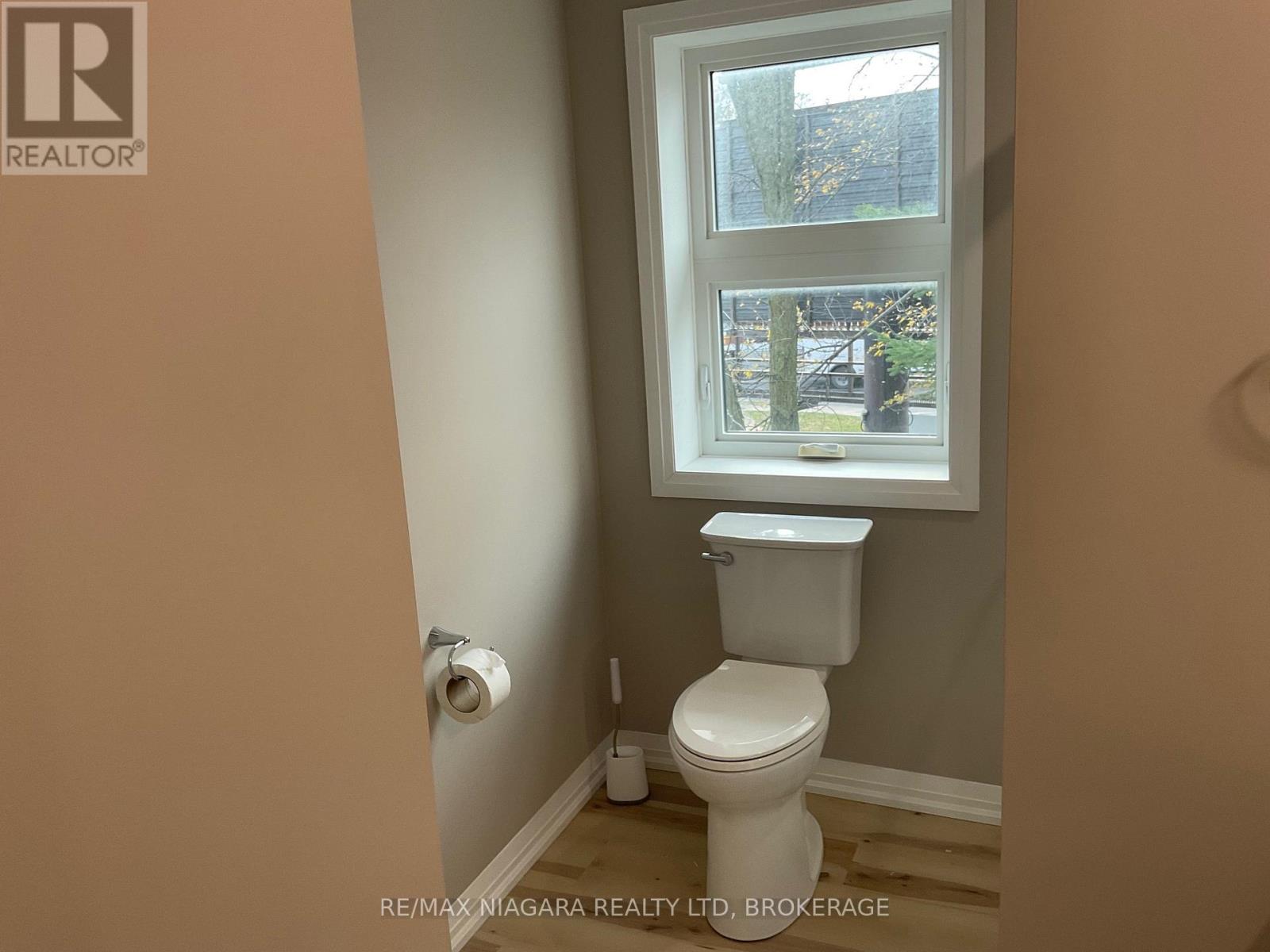 3976 Portage Road, Niagara Falls, Ontario  L2J 2K9 - Photo 8 - X12615590