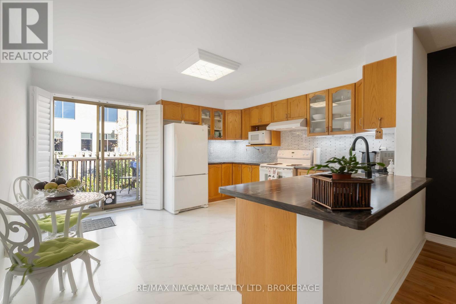 14 - 165 Main Street E, Grimsby, Ontario  L3M 1P2 - Photo 12 - X12631806