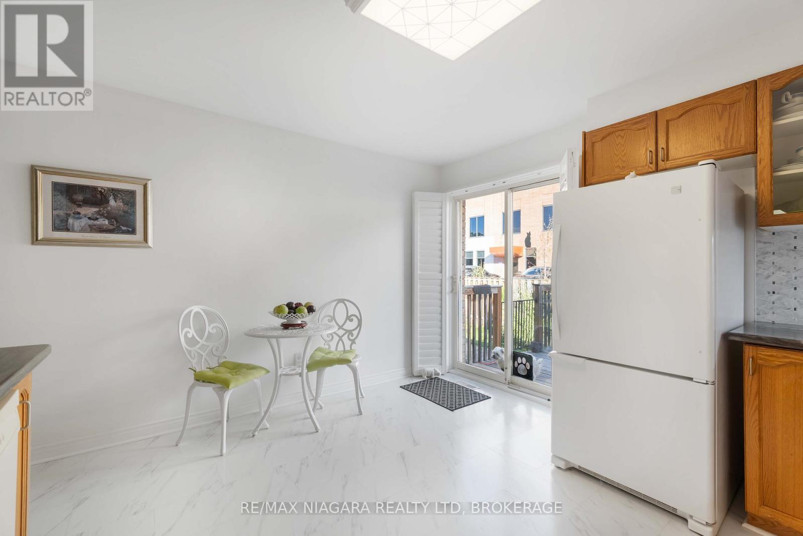 14 - 165 Main Street E, Grimsby, Ontario  L3M 1P2 - Photo 13 - X12631806